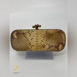 🤎SOLD🤎Bottega Veneta knot clutch LIMITED EDITION